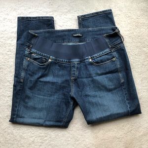 Isabella Oliver boyfriend maternity jeans